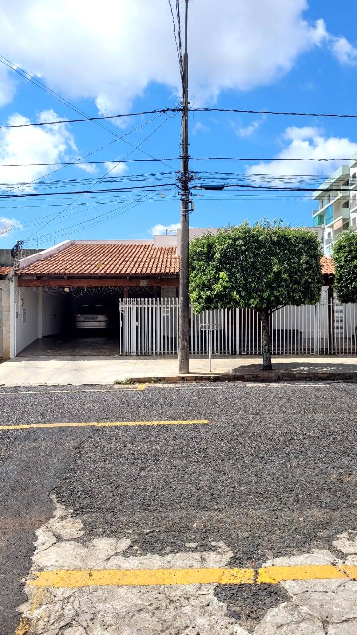#VD 1993 - Casa para Venda em Araguari - MG