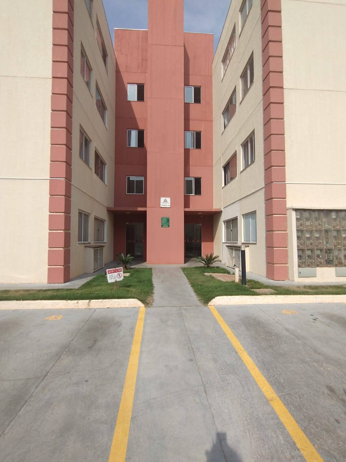 #LC 1006 - Apartamento para Locação em Araguari - MG