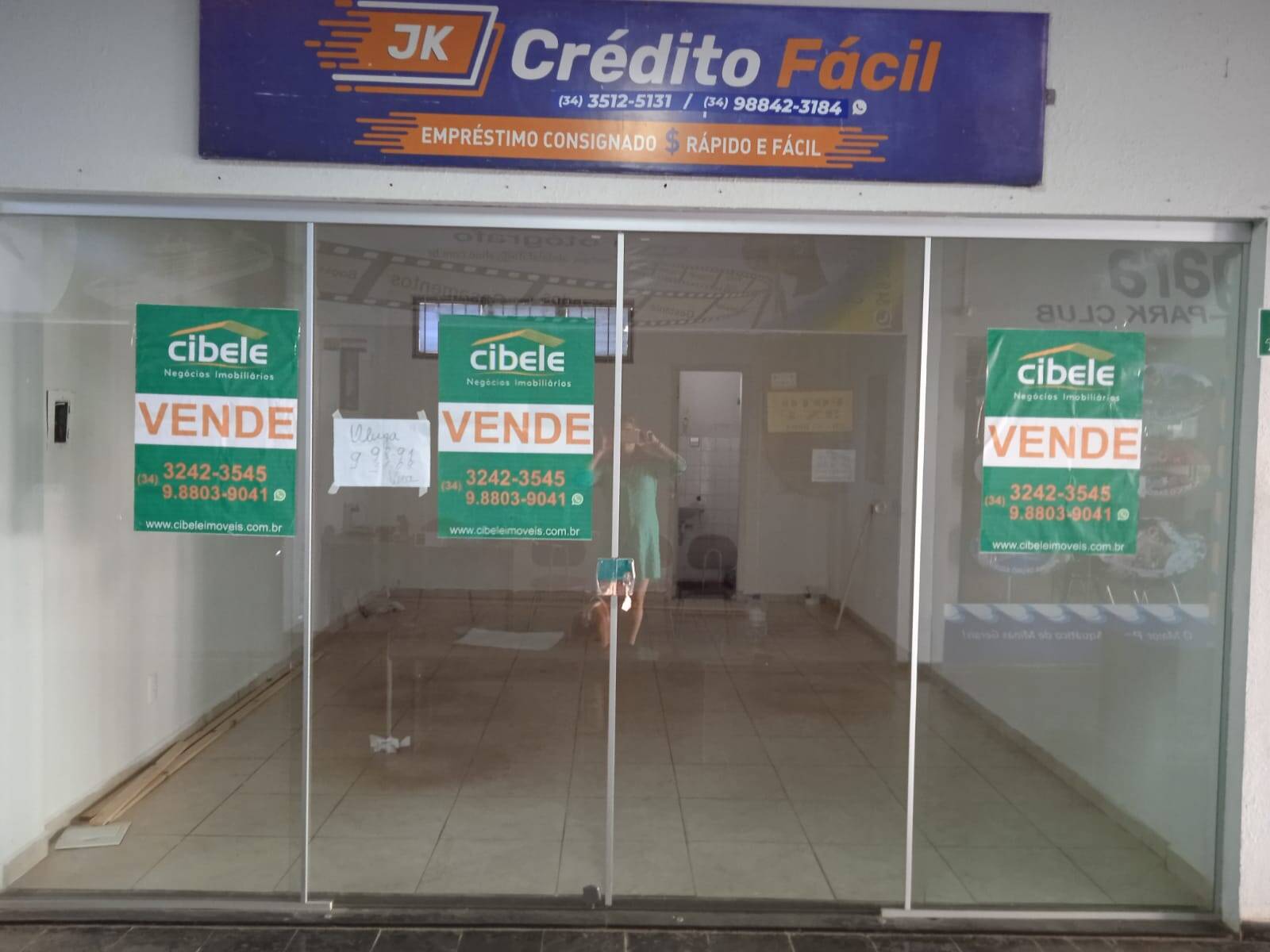 #VD 2232 - Sala para Venda em Araguari - MG