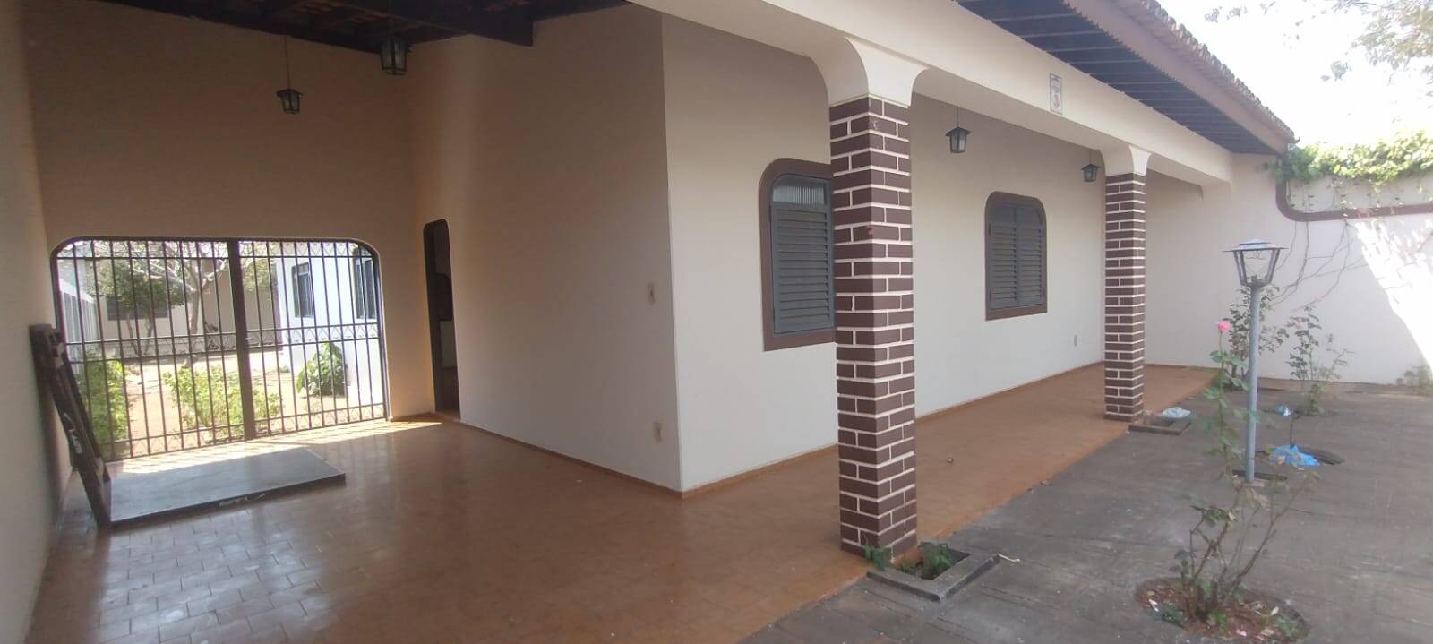 #LC 1751 - Casa para Locação em Araguari - MG