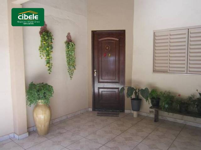 Casa para Venda em Araguari - 2