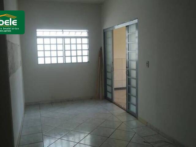 Casa para Venda em Araguari - 4