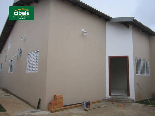 Casa para Venda em Araguari - 3