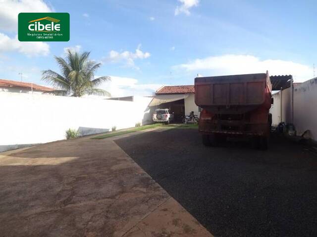 Casa para Venda em Araguari - 3