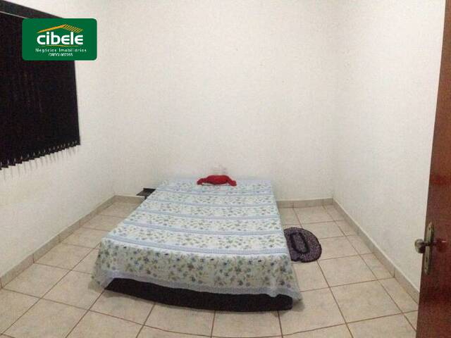 Casa para Venda em Araguari - 3