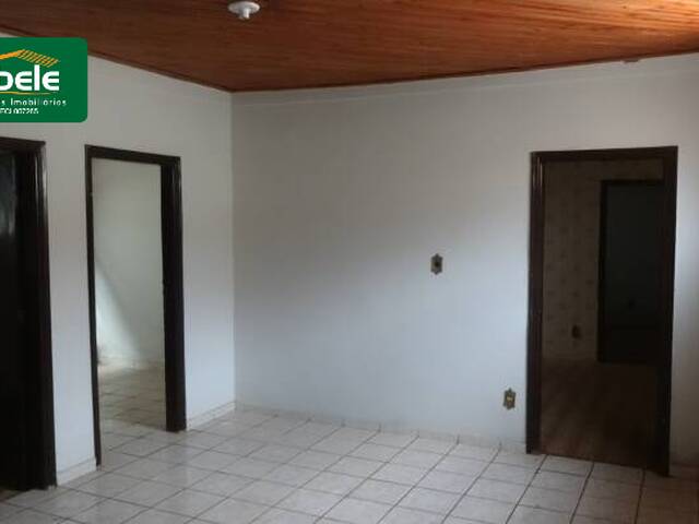Casa para Venda em Araguari - 3