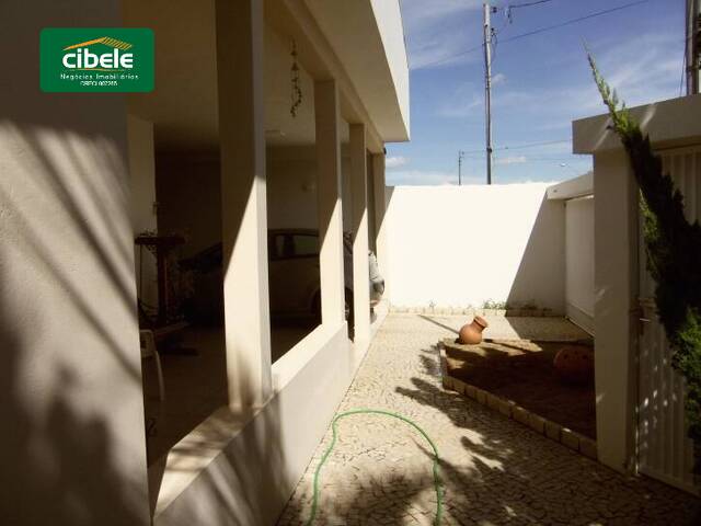 Casa para Venda em Araguari - 3