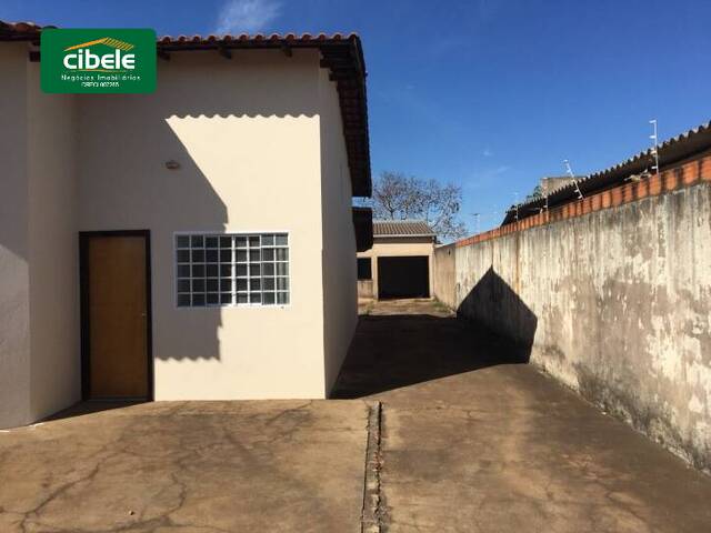 Casa para Venda em Araguari - 1