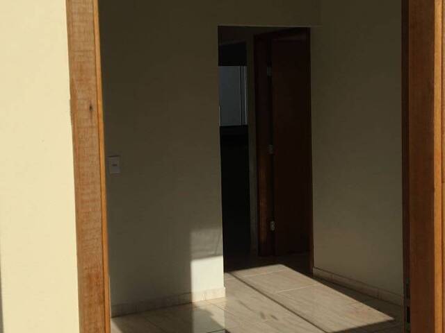 Casa para Venda em Araguari - 3
