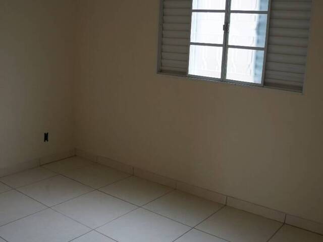 Casa para Venda em Araguari - 3