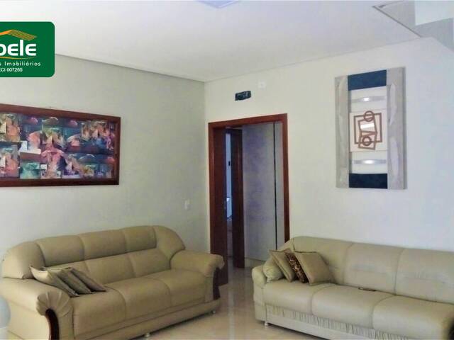 Casa para Venda em Araguari - 5