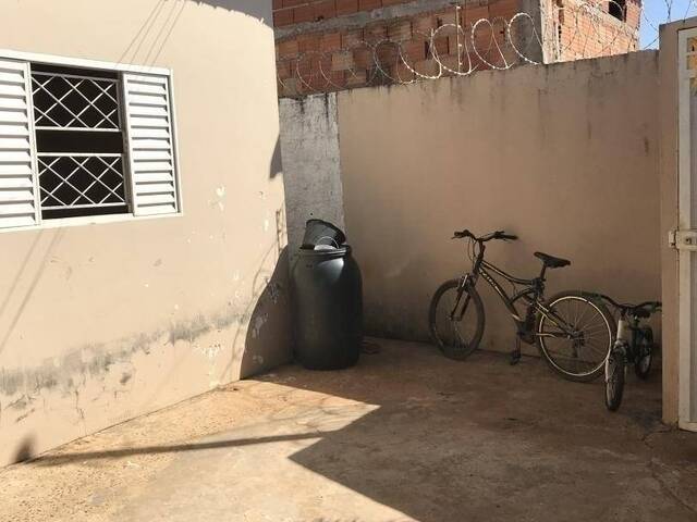 Casa para Venda em Araguari - 5