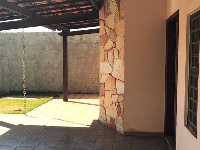 Casa para Venda em Araguari - 3
