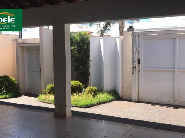 Casa para Venda em Araguari - 4