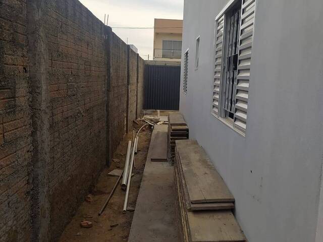 Casa para Venda em Araguari - 3