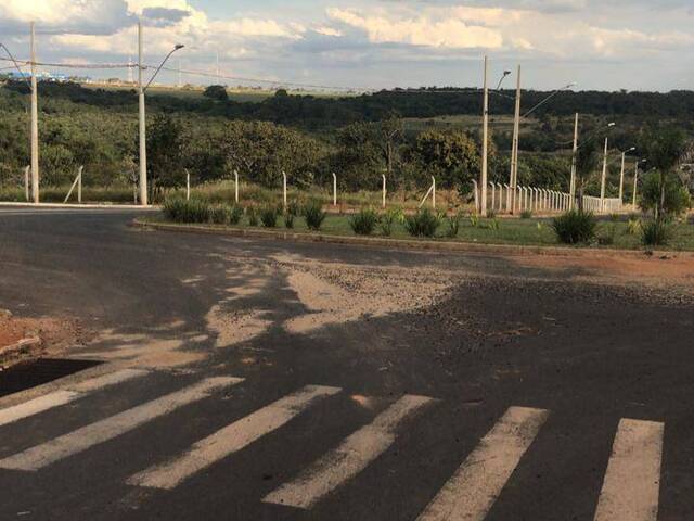 #VD 1829 - Área para Venda em Araguari - MG - 2
