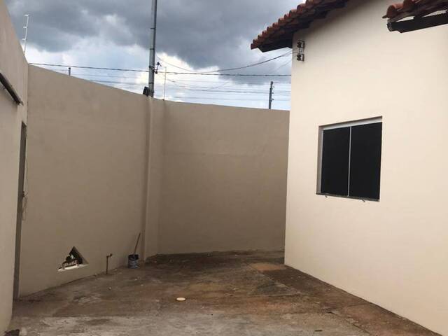 Casa para Venda em Araguari - 3
