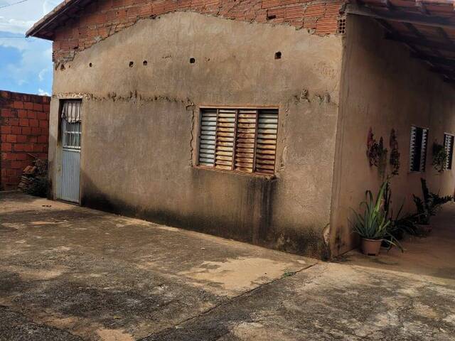 Casa para Venda em Araguari - 2