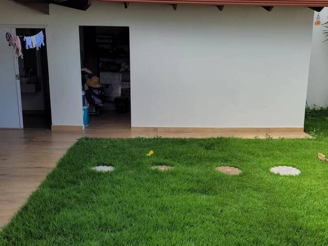 Casa para Venda em Araguari - 3