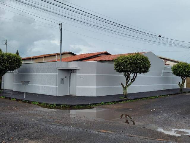 Casa para Venda em Araguari - 2