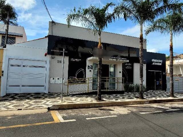 #VD 1989 - Prédio comercial para Venda em Araguari - MG - 1