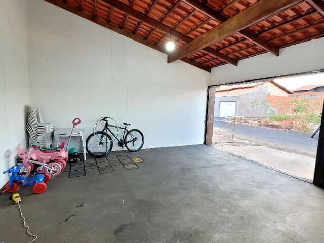 Casa para Venda em Araguari - 3