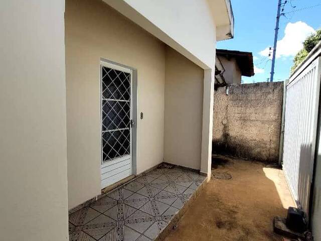 #VD 2005 - Casa para Venda em Araguari - MG