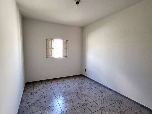 #VD 2005 - Casa para Venda em Araguari - MG