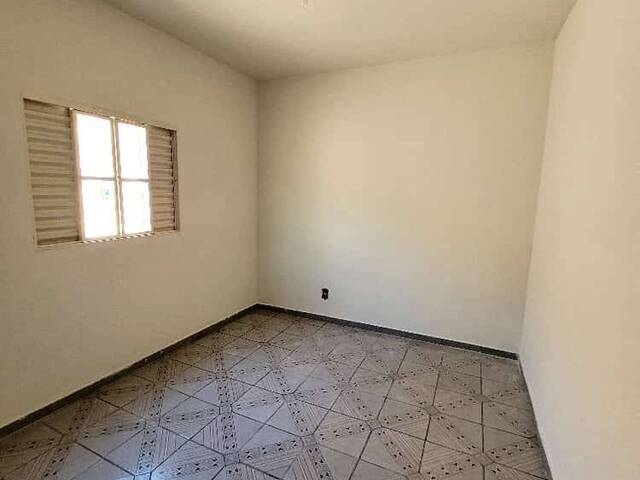 #VD 2005 - Casa para Venda em Araguari - MG