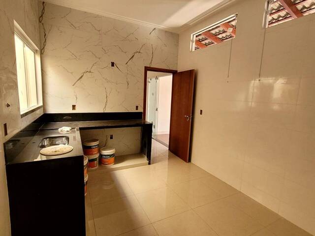 Casa para Venda em Araguari - 3