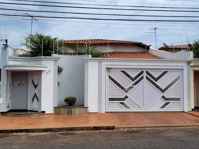 #VD 2036 - Casa para Venda em Araguari - MG