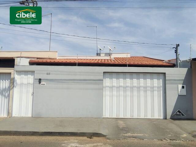 Casa para Venda em Araguari - 1