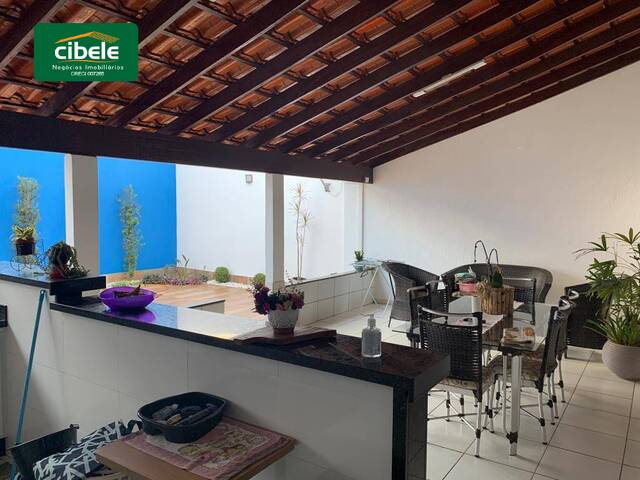 Casa para Venda em Araguari - 2
