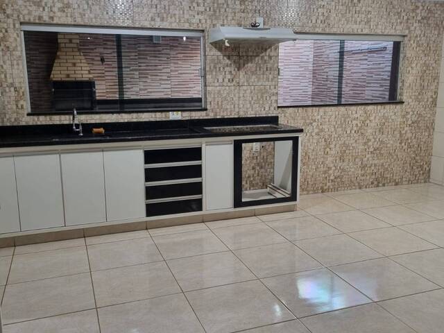 Casa para Venda em Araguari - 3