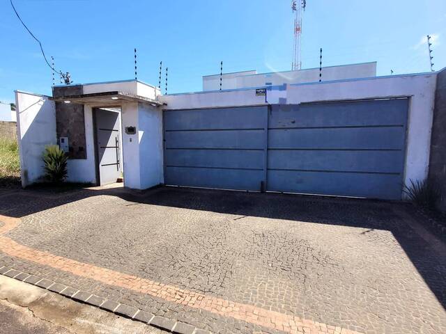 Casa para Venda em Araguari - 3