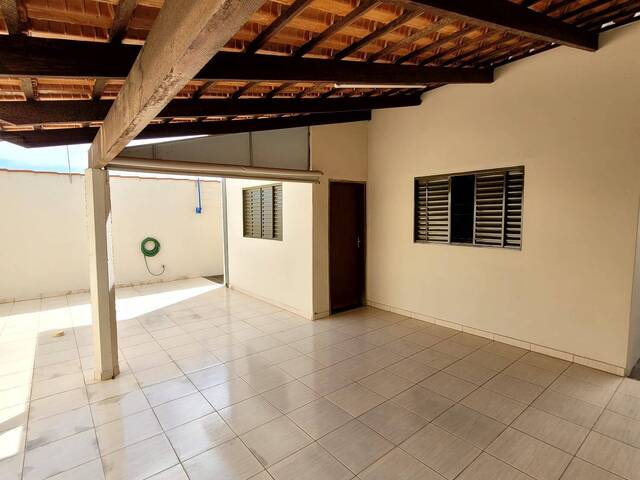 Casa para Venda em Araguari - 5