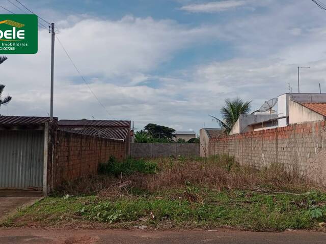 #VD 22144 - Terreno para Venda em Araguari - MG - 1