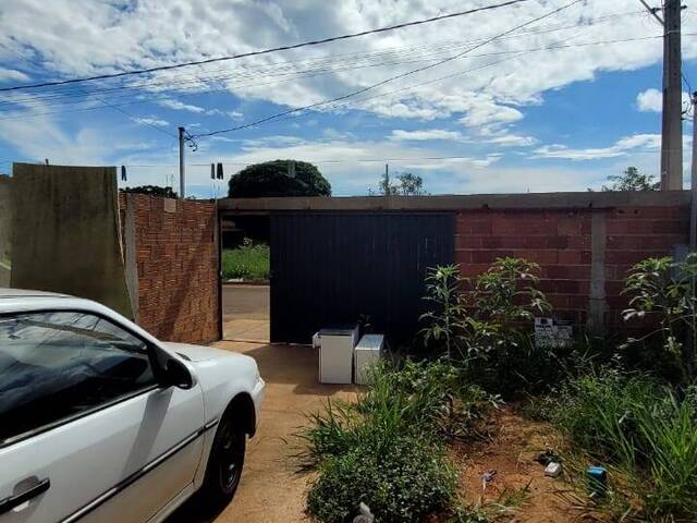 #VD 22149 - Casa para Venda em Araguari - MG - 2