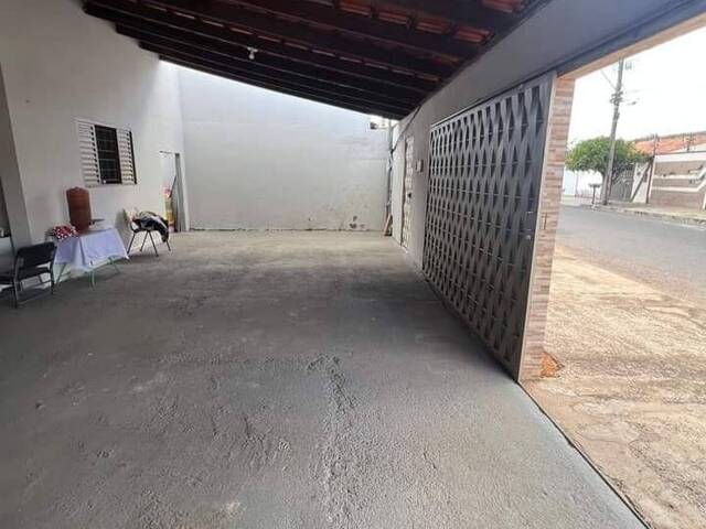 Casa para Venda em Araguari - 3