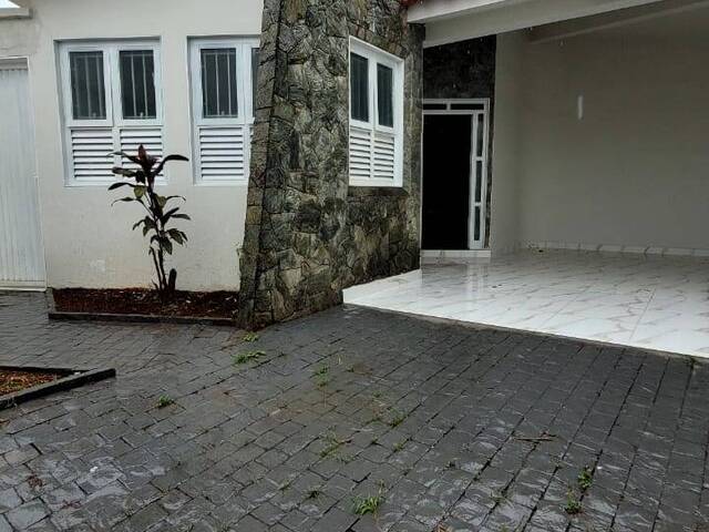 #VD 22181 - Casa para Venda em Araguari - MG - 2