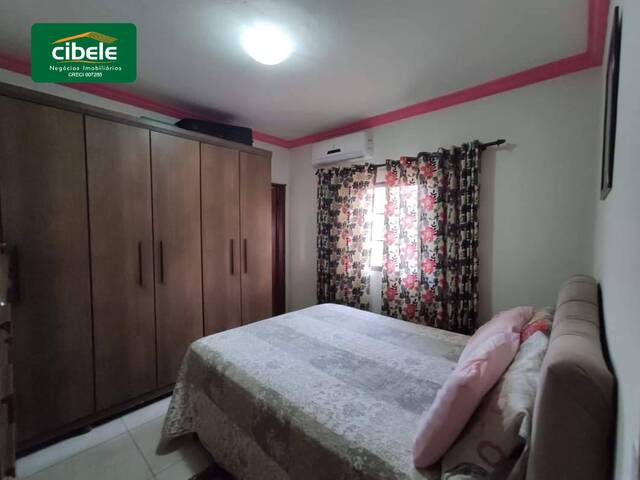 Casa para Venda em Araguari - 3