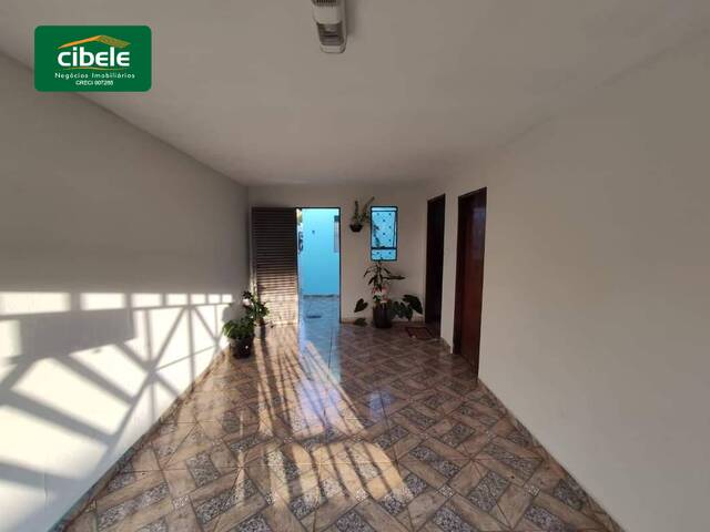 Casa para Venda em Araguari - 5