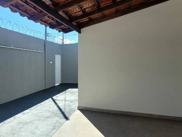 Casa para Venda em Araguari - 3