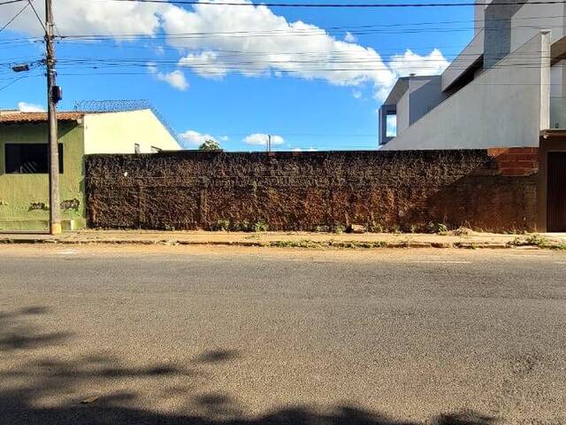 #VD 22224 - Terreno para Venda em Araguari - MG - 2