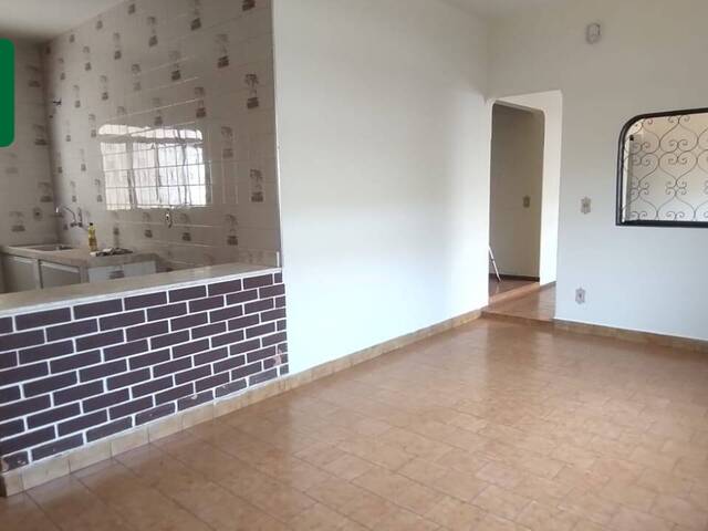 #LC 1751 - Casa para Locação em Araguari - MG - 2
