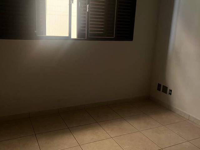 Sobrado para Venda em Araguari - 5