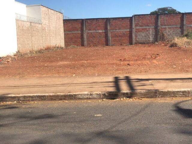 #VD 22325 - Casa para Venda em Araguari - MG - 1