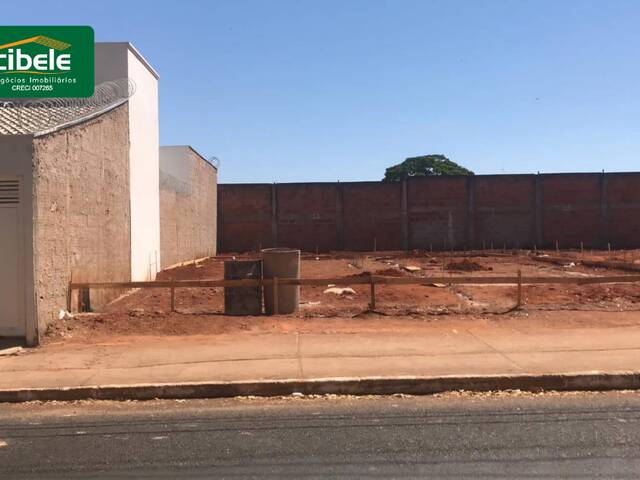 #VD 22325 - Casa para Venda em Araguari - MG - 2
