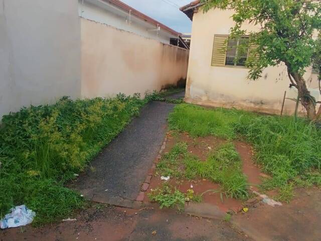 #VD 22345 - Casa para Venda em Araguari - MG - 2