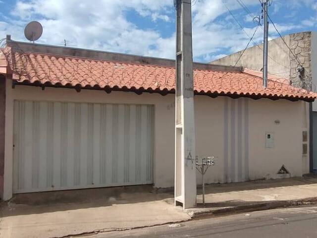 #LC 1755 - Casa para Venda em Araguari - MG - 1